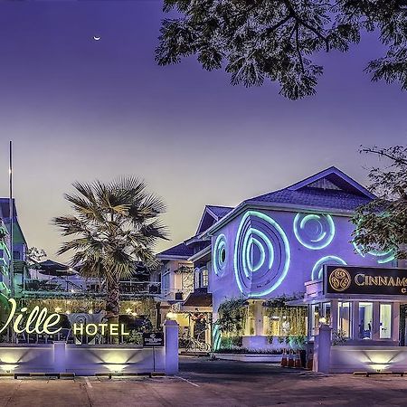 Oxville Hotel Padang  Ngoại thất bức ảnh