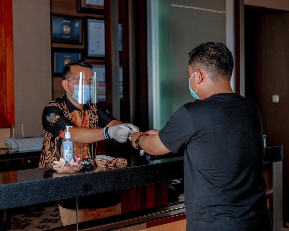 Oxville Hotel Padang  Ngoại thất bức ảnh