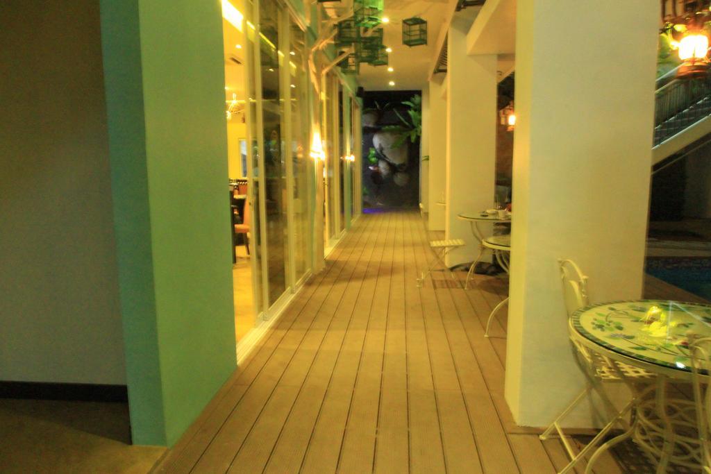Oxville Hotel Padang  Ngoại thất bức ảnh