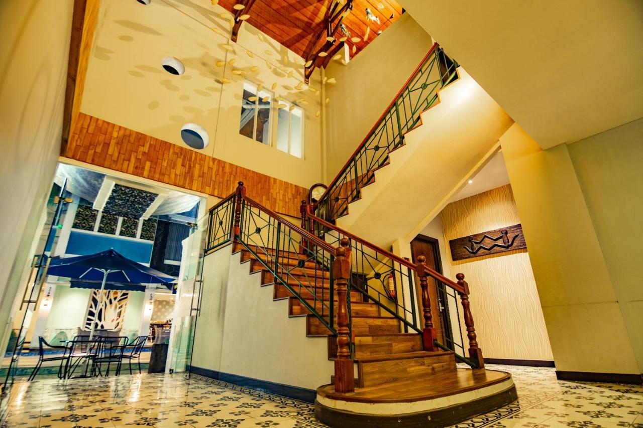 Oxville Hotel Padang  Ngoại thất bức ảnh