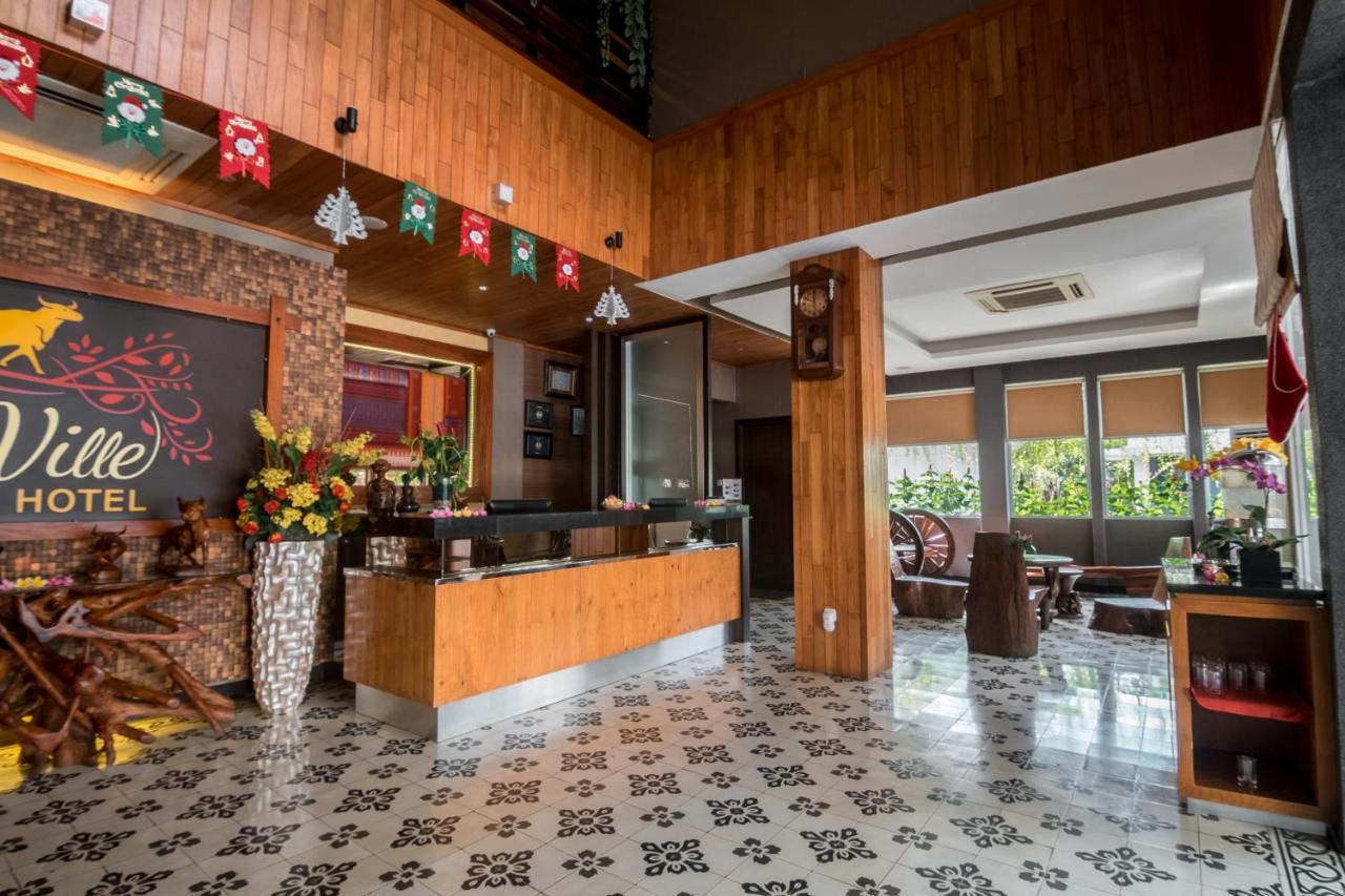 Oxville Hotel Padang  Ngoại thất bức ảnh