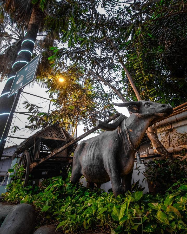 Oxville Hotel Padang  Ngoại thất bức ảnh