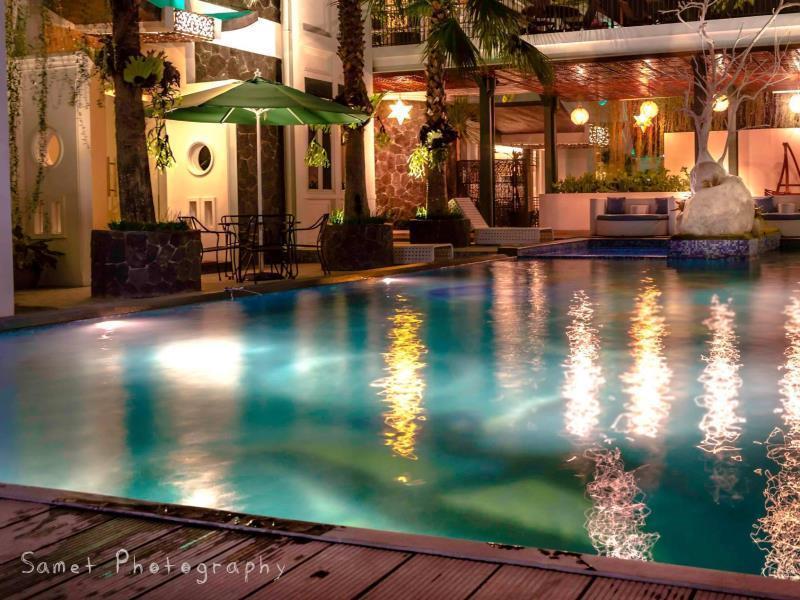 Oxville Hotel Padang  Ngoại thất bức ảnh