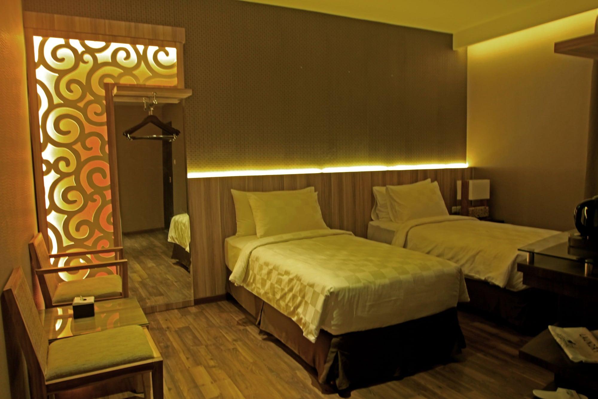 Oxville Hotel Padang  Ngoại thất bức ảnh