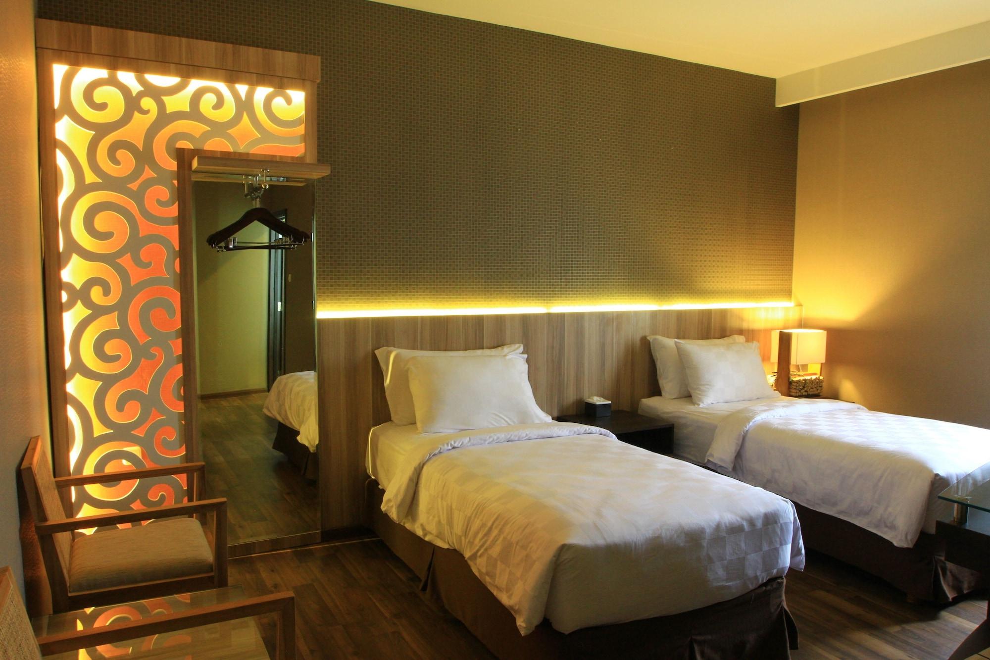 Oxville Hotel Padang  Ngoại thất bức ảnh