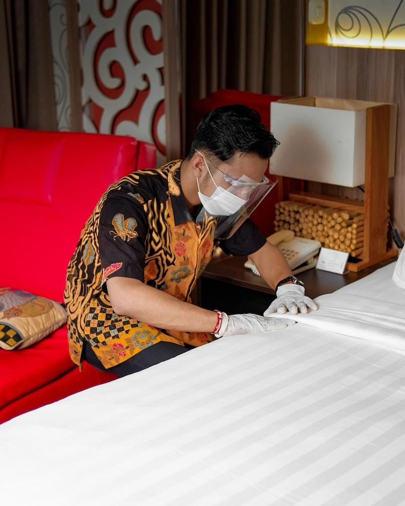 Oxville Hotel Padang  Ngoại thất bức ảnh