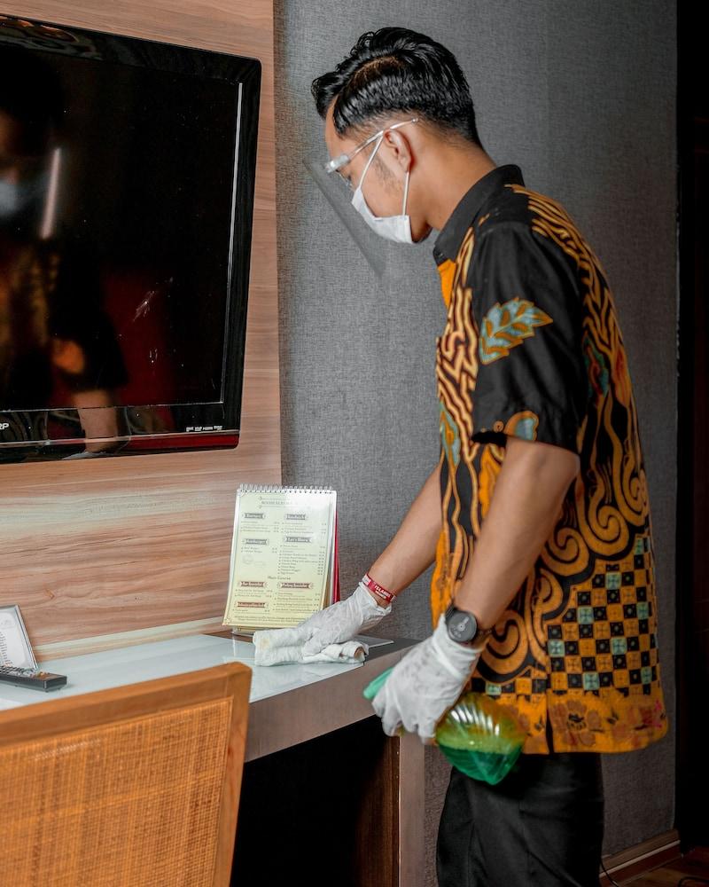 Oxville Hotel Padang  Ngoại thất bức ảnh