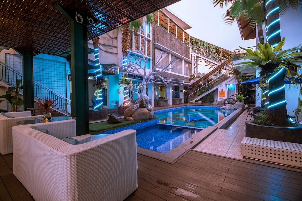 Oxville Hotel Padang  Ngoại thất bức ảnh