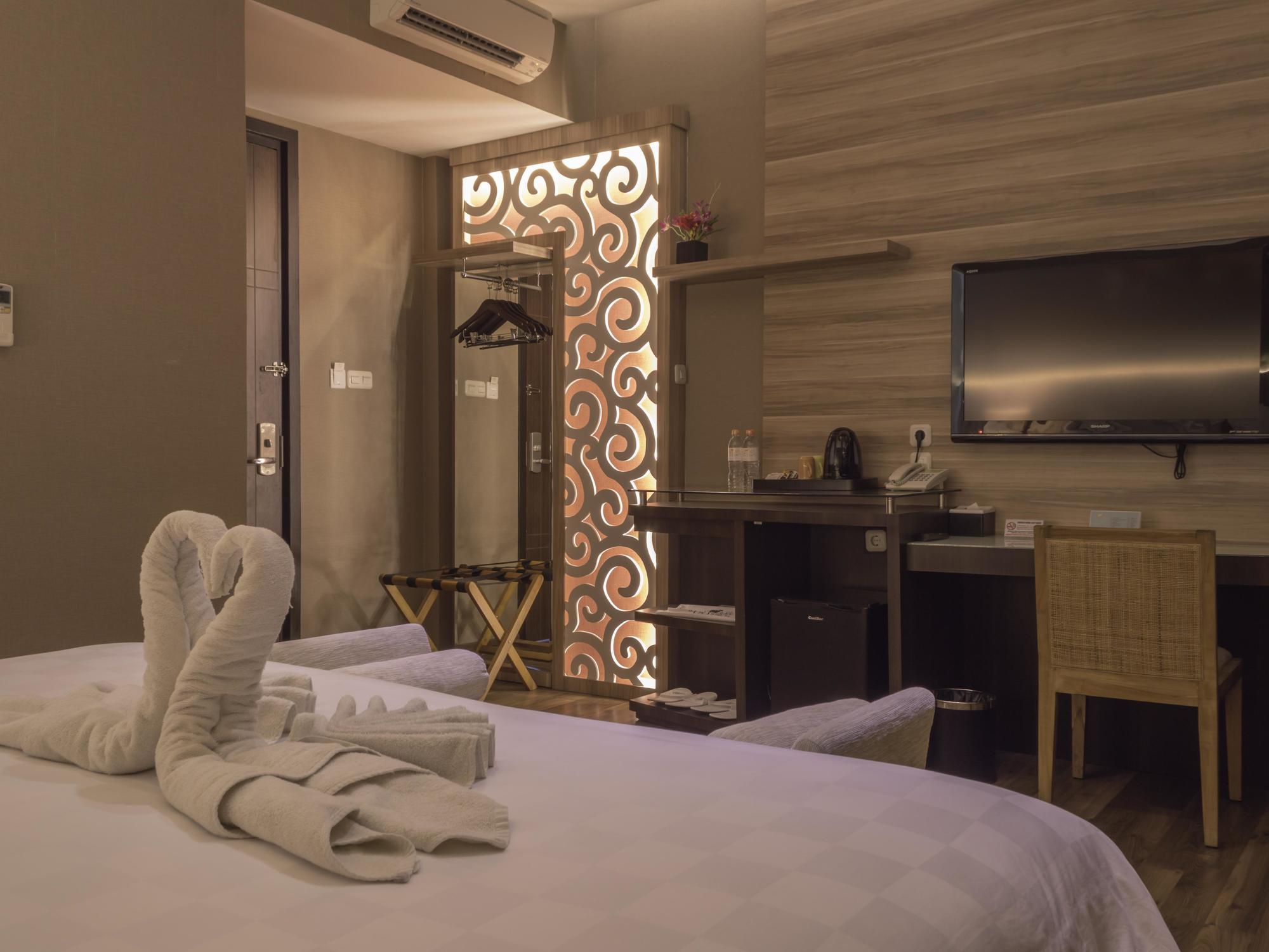Oxville Hotel Padang  Ngoại thất bức ảnh