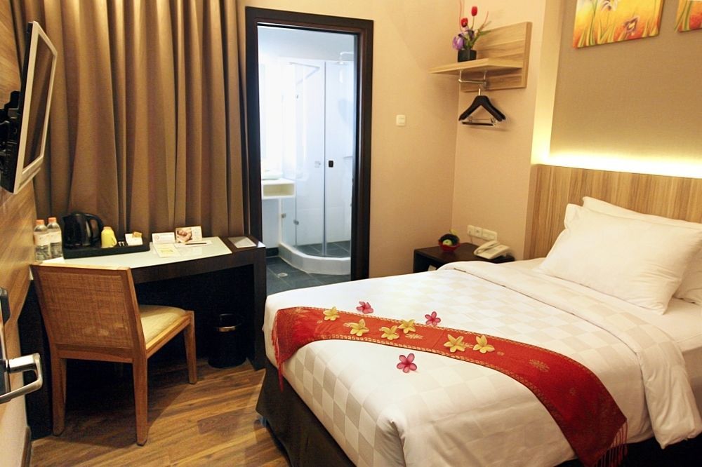 Oxville Hotel Padang  Ngoại thất bức ảnh