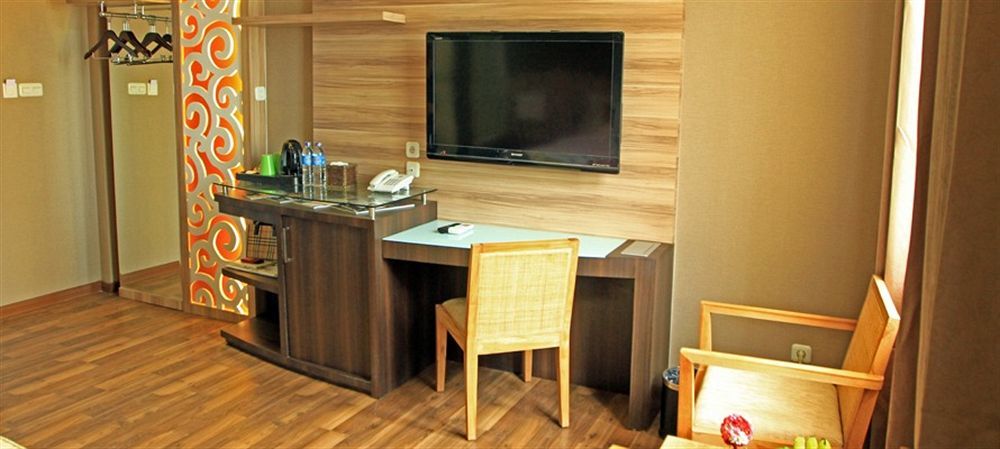 Oxville Hotel Padang  Ngoại thất bức ảnh