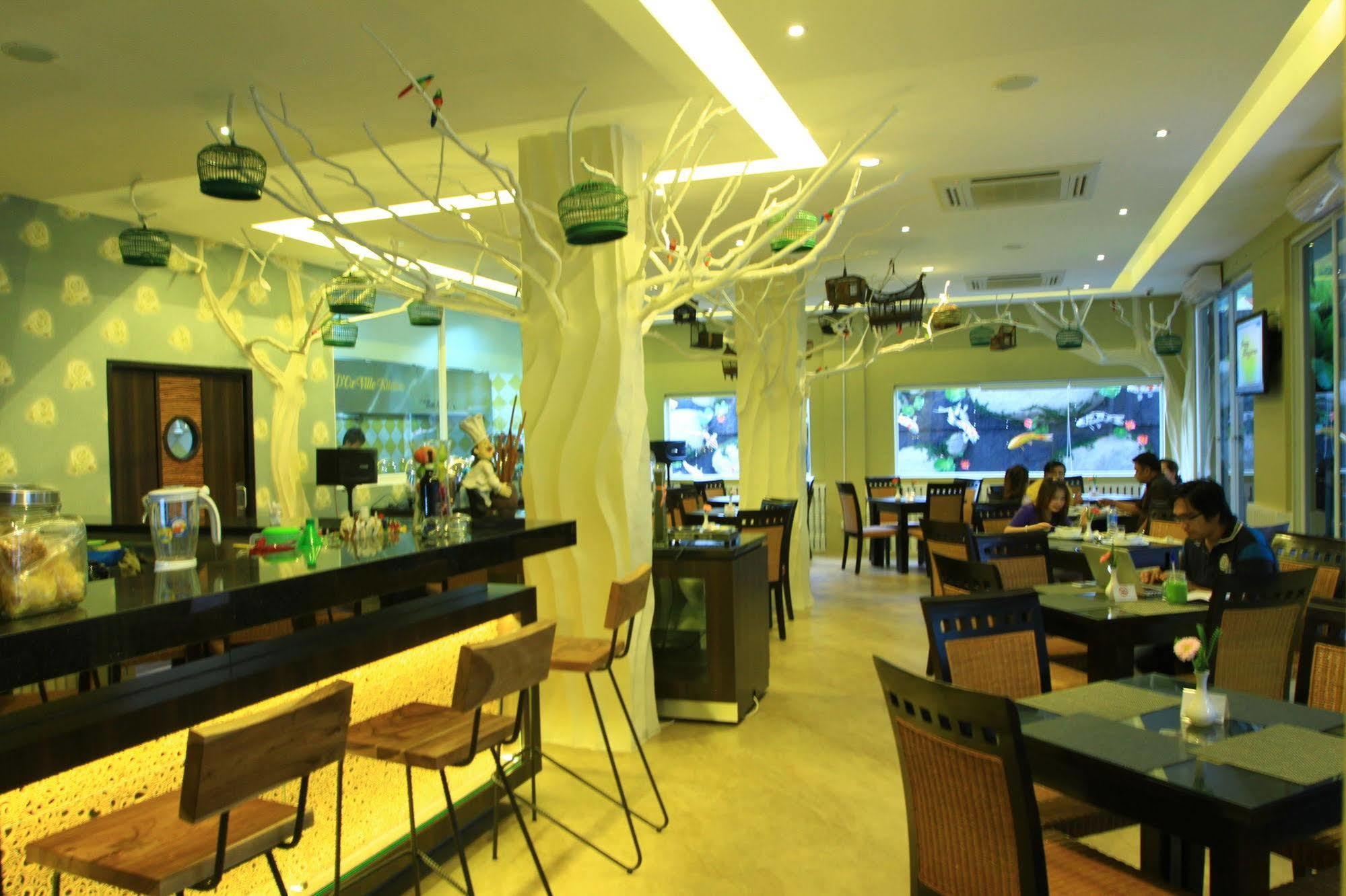 Oxville Hotel Padang  Ngoại thất bức ảnh